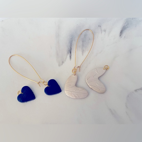 Blue and white grey earring clay handmade womens two pairs of charms hearts - Picture 5 of 5